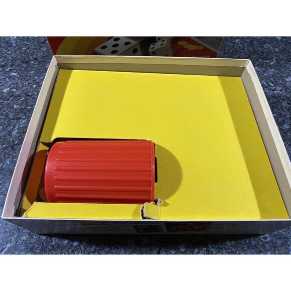 Yahtzee Dice Board Game Vintage 1996 MB Milton Bradley Score Cards vintage game - Picture 7 of 10
